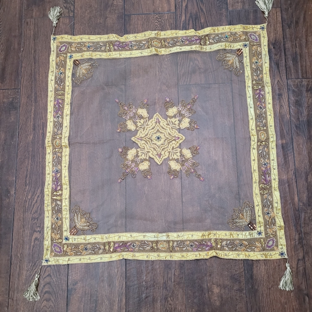 Handmade Indian Sequin Beaded Mesh Table Cloth - Picture 12 of 15